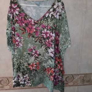Women's 4x Floral Print Top